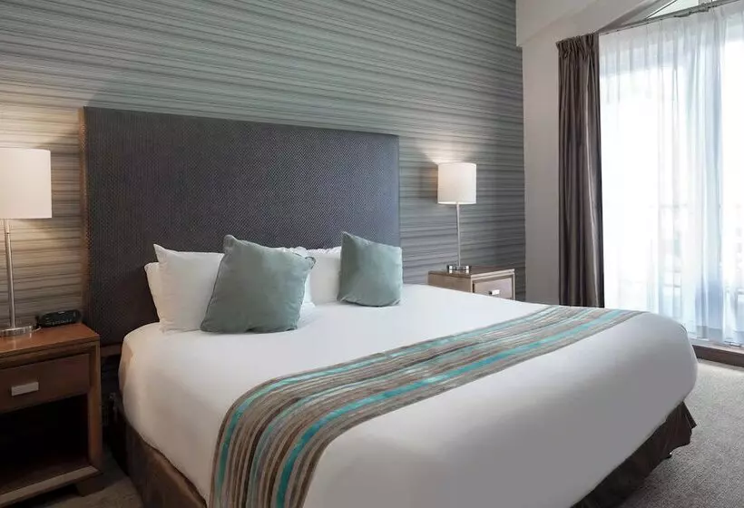 سوئیت 2 خوابه, Sutton Place Hotel Revelstoke Mountain Resort
