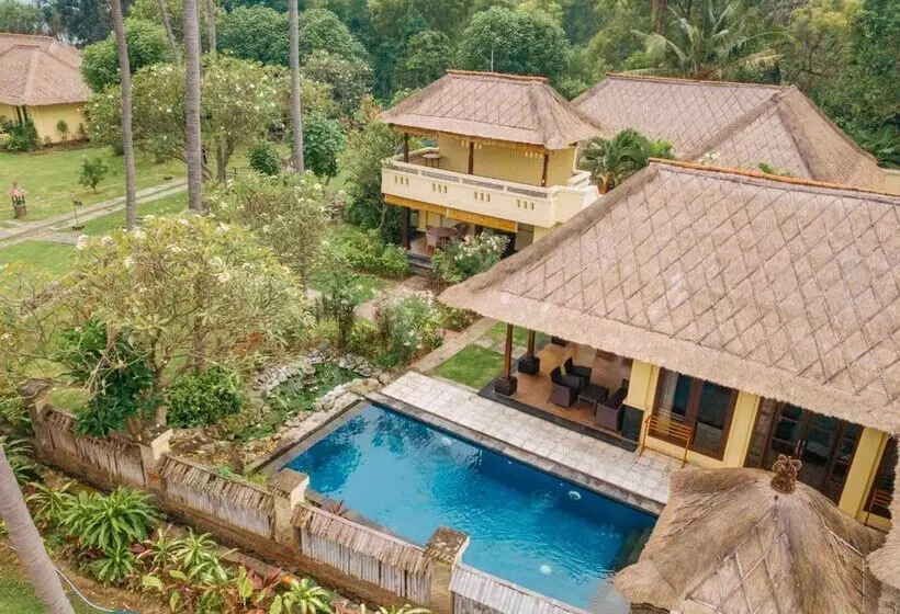 Villa 1 Makuuhuone Puutarhanäkymä, Amertha Bali Villas