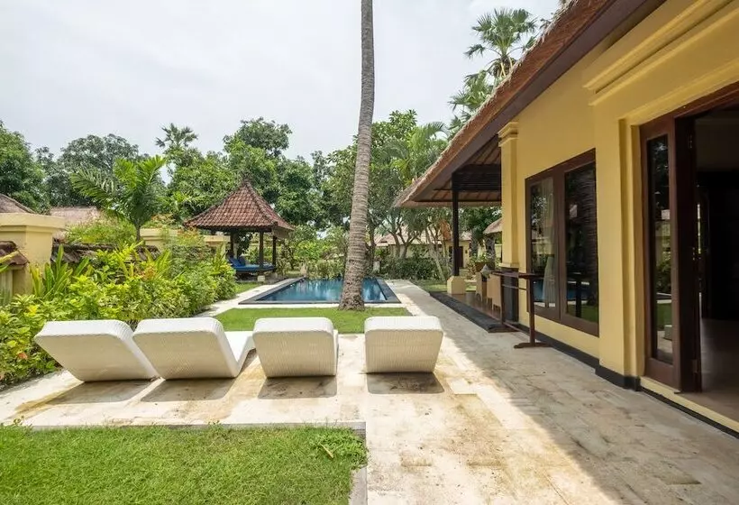 Villa 1 Makuuhuone Puutarhanäkymä, Amertha Bali Villas