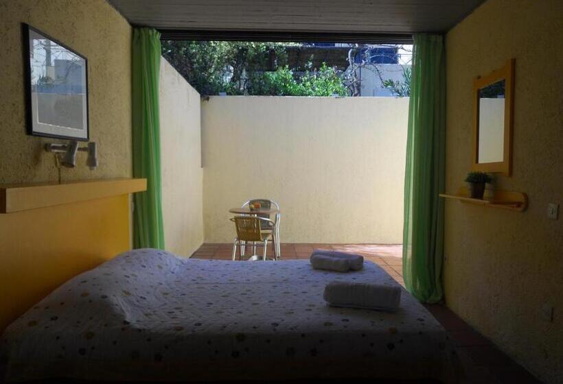 بنجلو قياسى, Barbati Beach Apartments