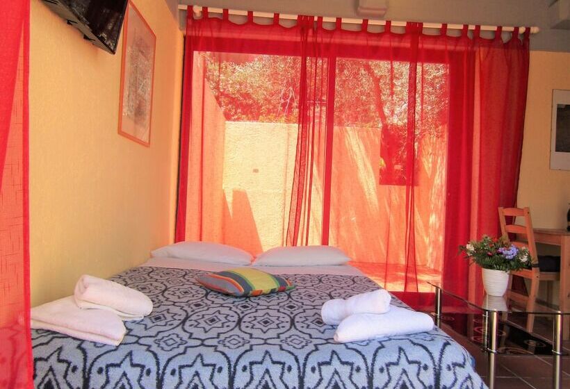 Бунгало Стандарт, Barbati Beach Apartments