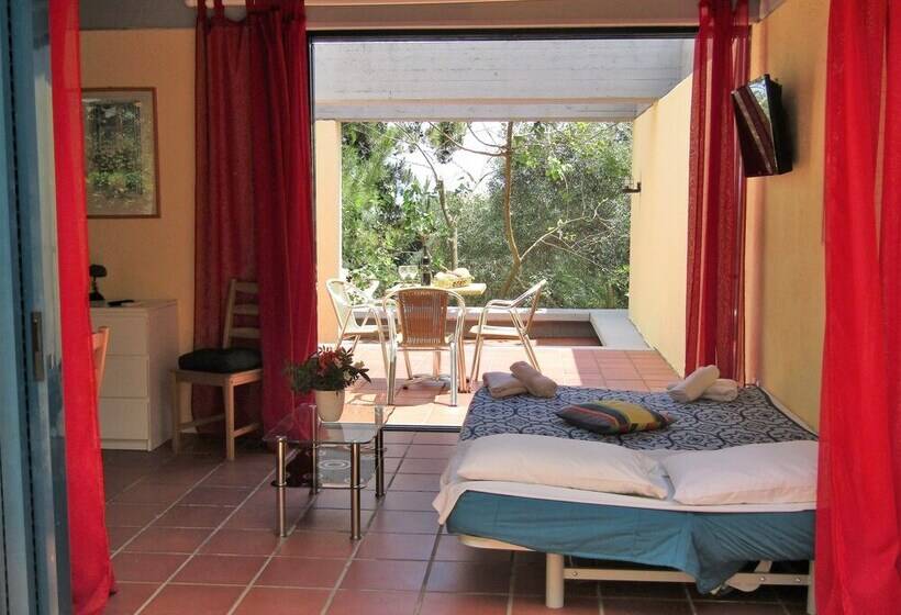 بنجلو قياسى, Barbati Beach Apartments