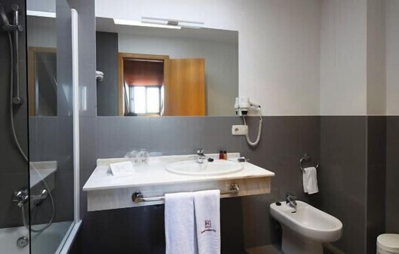 １ベッドルームアパートメント, Colon Tuy