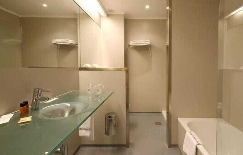 スタンダードルーム, Colon Tuy