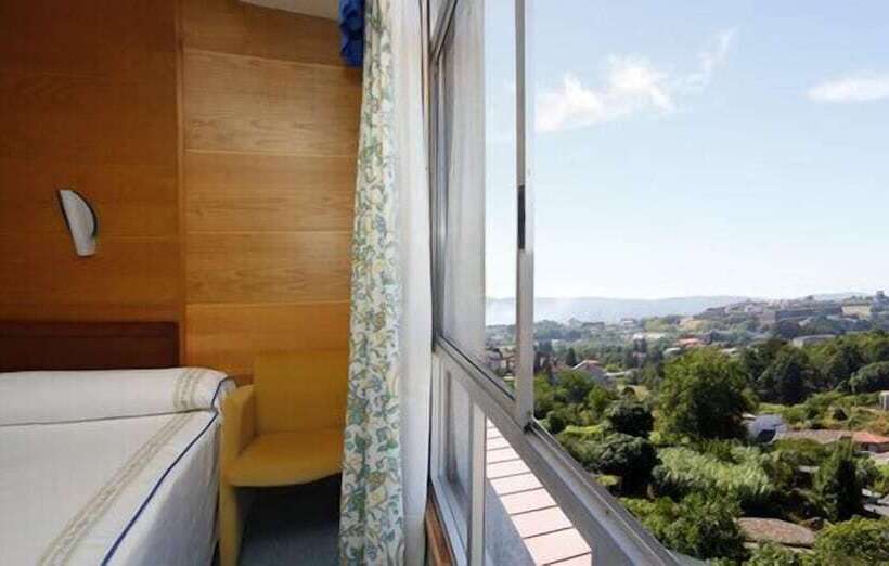 スタンダードトリプルルーム, Colon Tuy