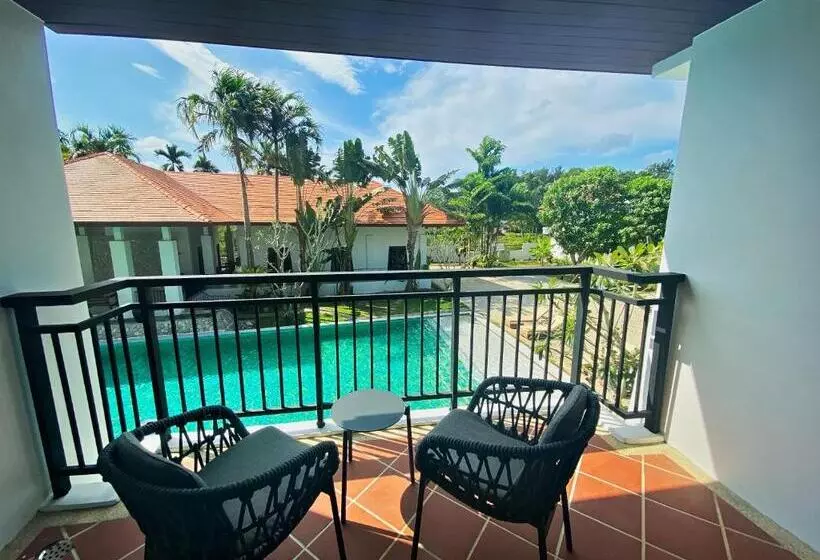 Standard-huone Allasnäkymä, Estella Phuket Mai Khao Beach Resort