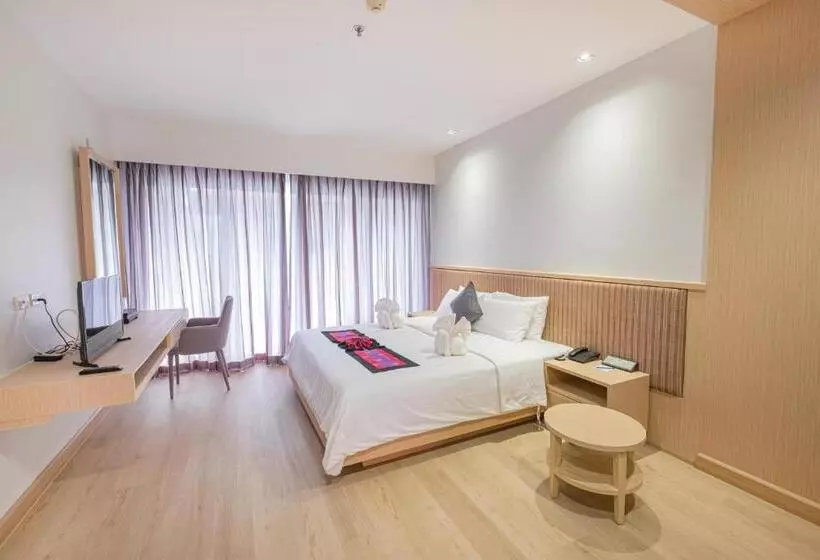 Standard-huone Allasnäkymä, Estella Phuket Mai Khao Beach Resort