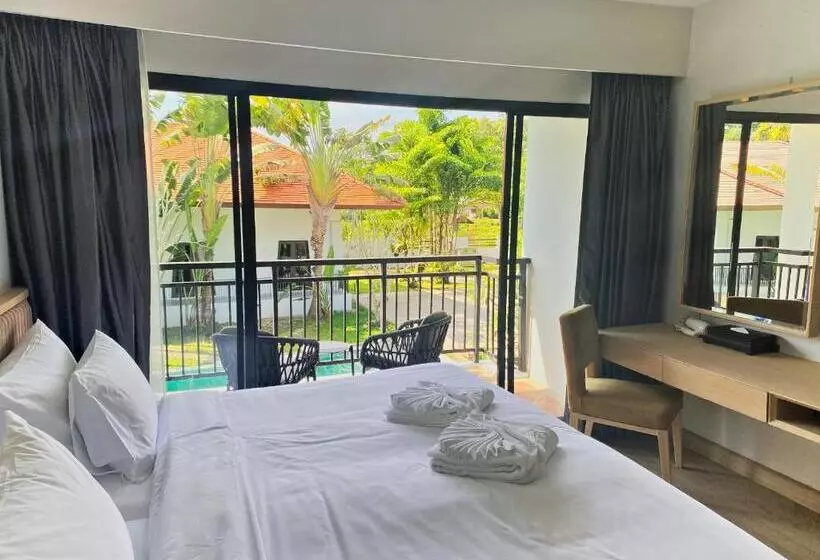 Standard-huone Allasnäkymä, Estella Phuket Mai Khao Beach Resort