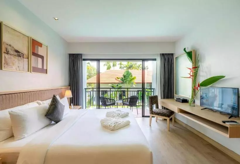 Standard-huone Allasnäkymä, Estella Phuket Mai Khao Beach Resort