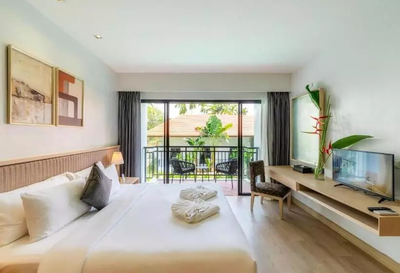 Standard-huone Allasnäkymä, Estella Phuket Mai Khao Beach Resort