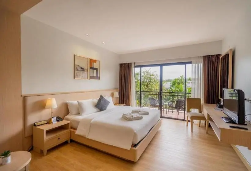 اتاق استاندارد با چشم‌انداز استخر, Estella Phuket Mai Khao Beach Resort