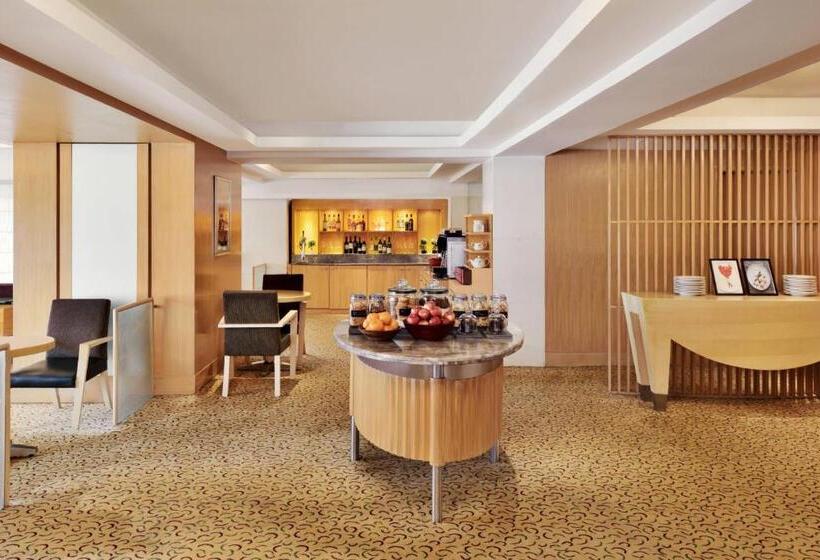 俱乐部房间, Courtyard By Marriott Chennai