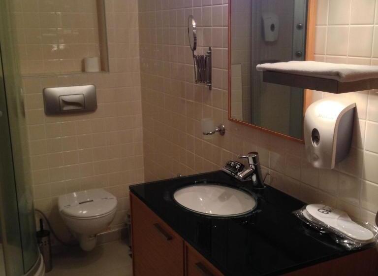 سوییت, No 19 Boutique