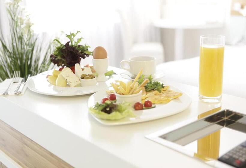 سوییت, No 19 Boutique