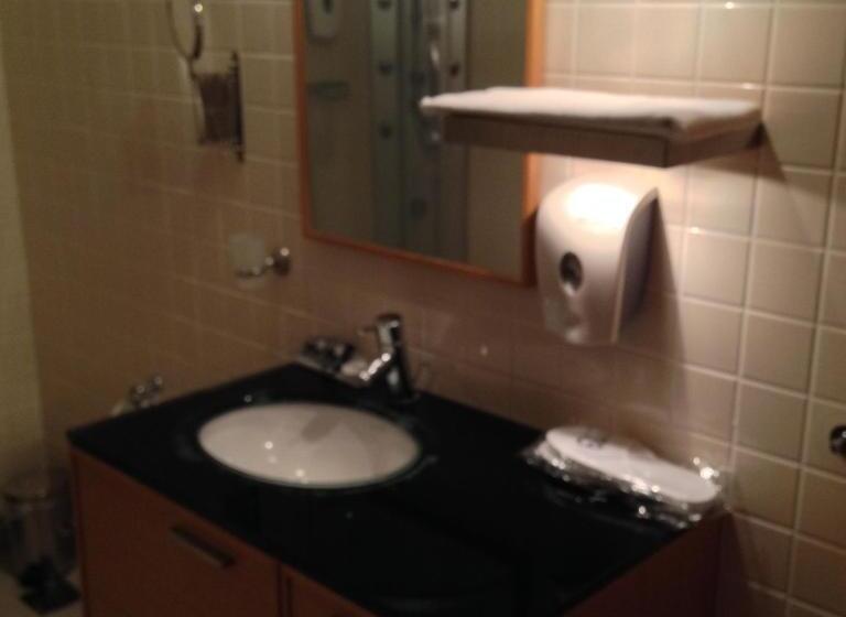 سوئیت پنت هاوس, No 19 Boutique