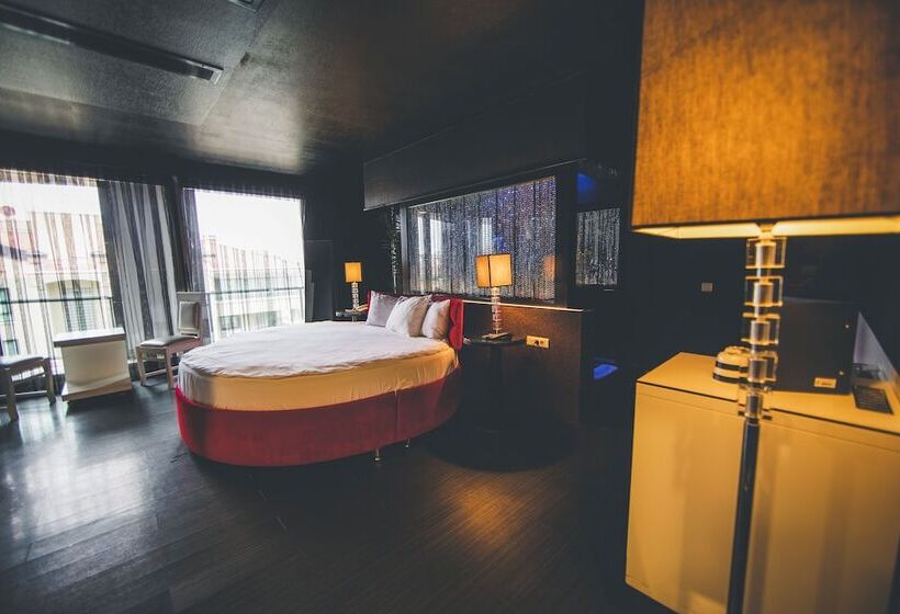 اتاق پرمیوم, No 19 Boutique