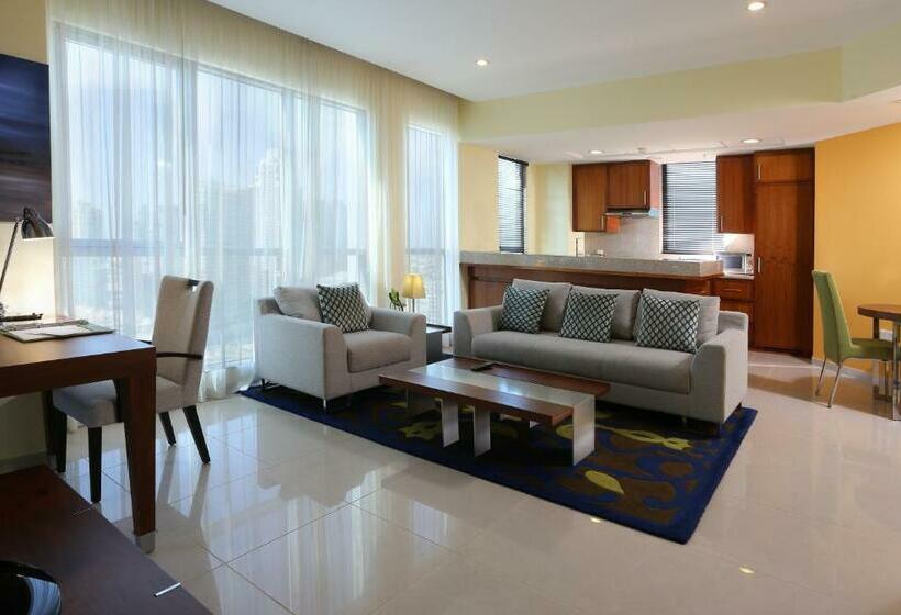 Апартаменты 1 Спальня с Видом, Ramada By Wyndham Downtown Dubai