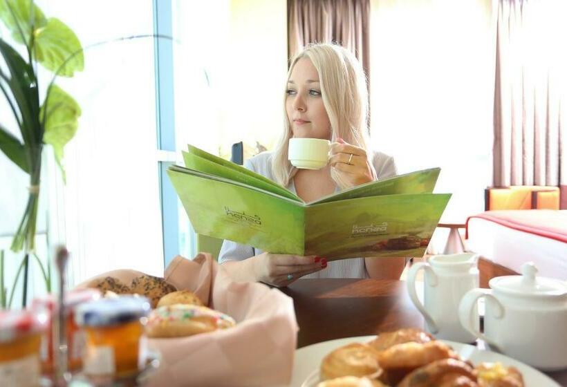 استودیوی پریمیوم, Ramada By Wyndham Downtown Dubai