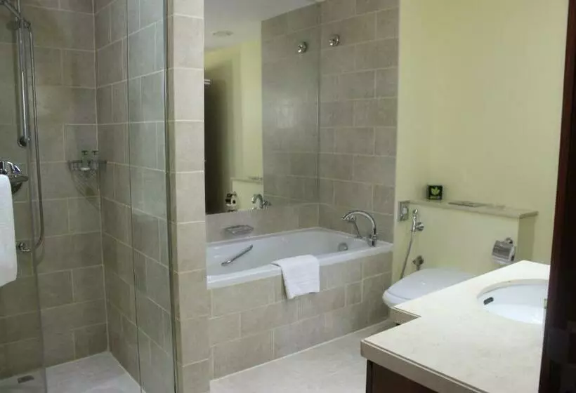 آپارتمان پرمیوم 1 خوابه با چشم‌انداز, Ramada By Wyndham Downtown Dubai