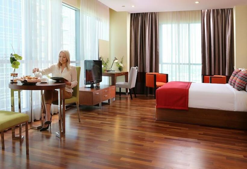 استودیوی پریمیوم, Ramada By Wyndham Downtown Dubai