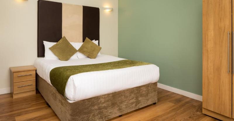 استودیوی استاندارد, Roomzzz Leeds Headingley