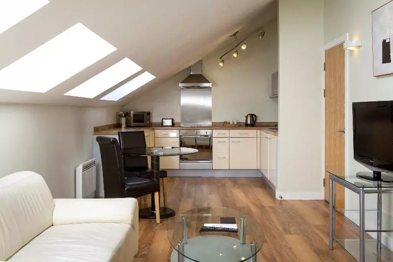 Standard-studio, Roomzzz Leeds Headingley