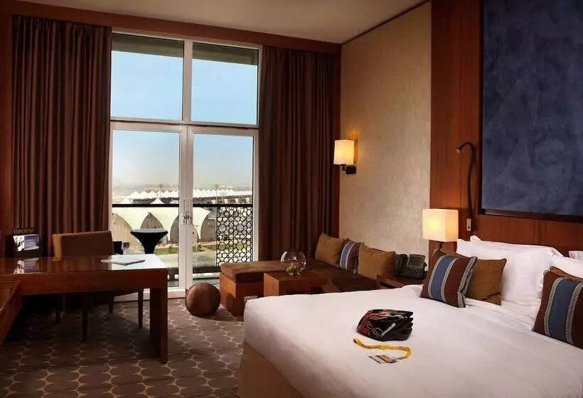 سوییت با چشمانداز استخر, Yas Plaza Marina