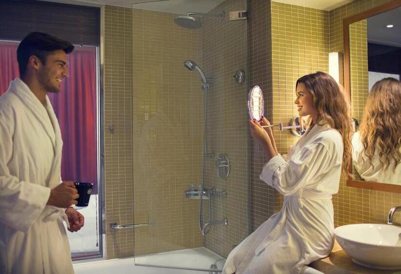 اتاق پرمیوم, Yas Island Rotana Abu Dhabi