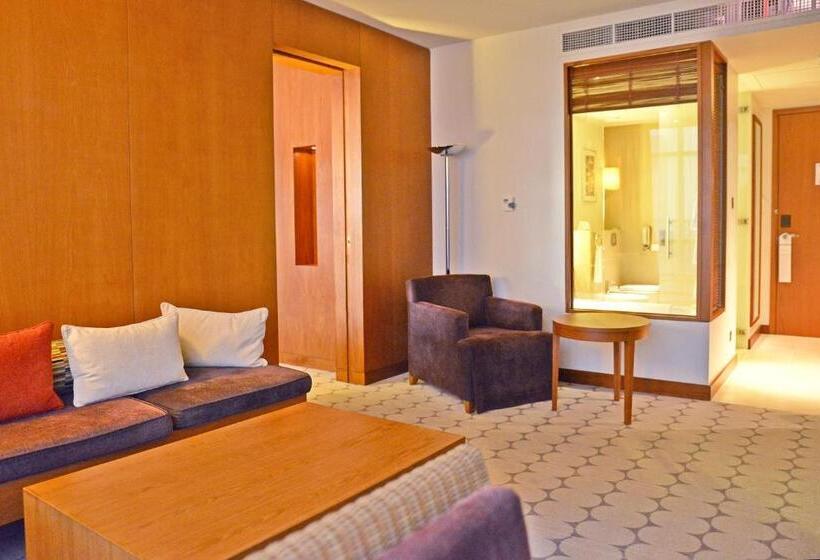 سوئیت کلاسیک, Yas Island Rotana Abu Dhabi