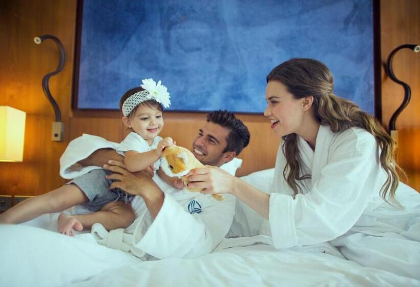 اتاق خانوادگی تودرتو, Yas Island Rotana Abu Dhabi