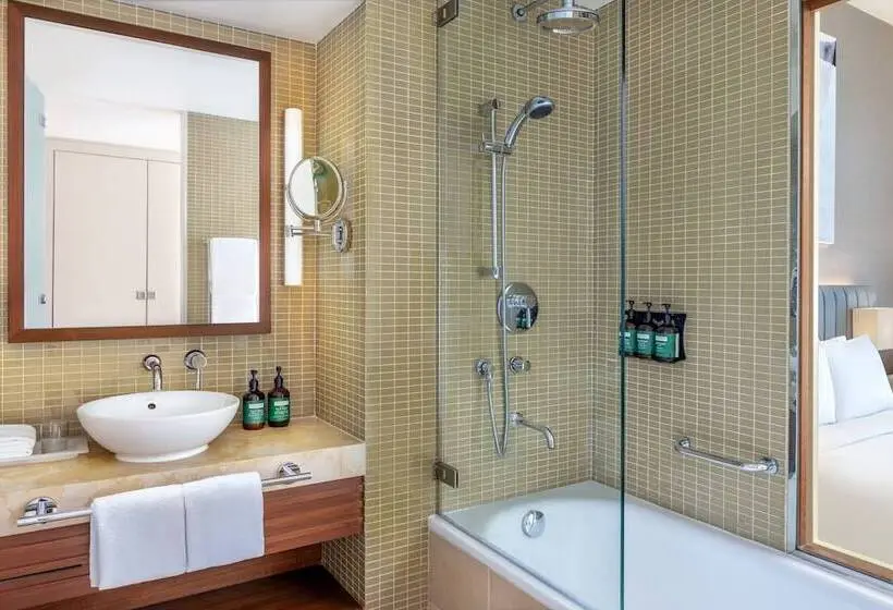 2 Bedroom Suite Pool View, Yas Plaza Marina
