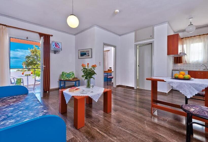 침실 2개 아파트, Koukouras