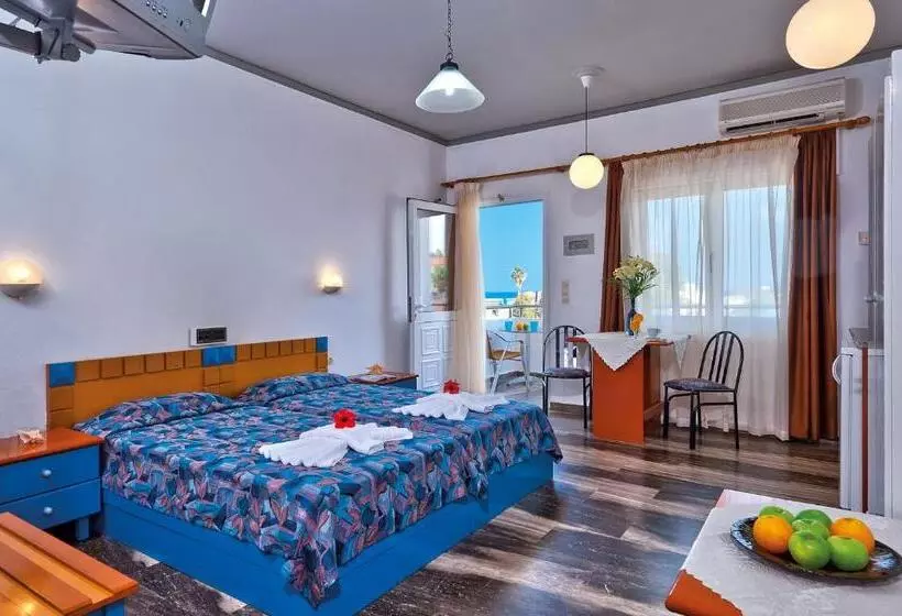 Studio Supérieur, Koukouras