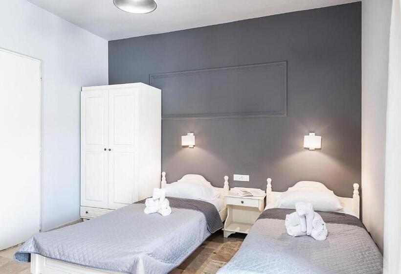 침실 1개 아파트, Koukouras