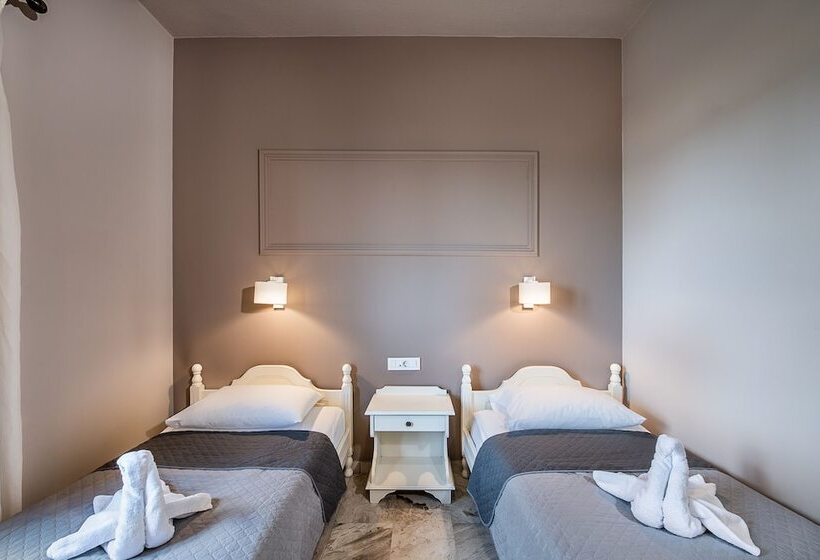 스탠다드 스튜디오, Koukouras