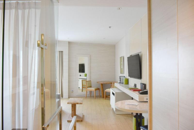 침실 2개 아파트, Koukouras