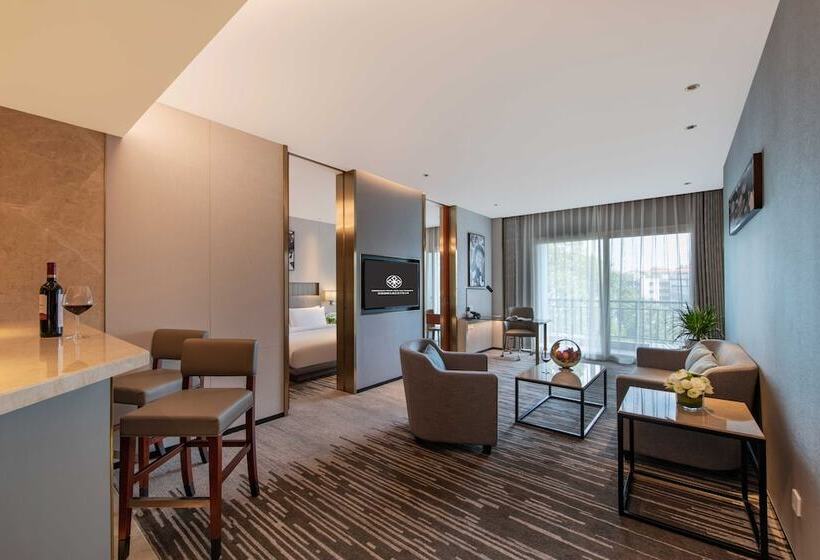 Люкс, Dongguan Forum Hotel And Apartment