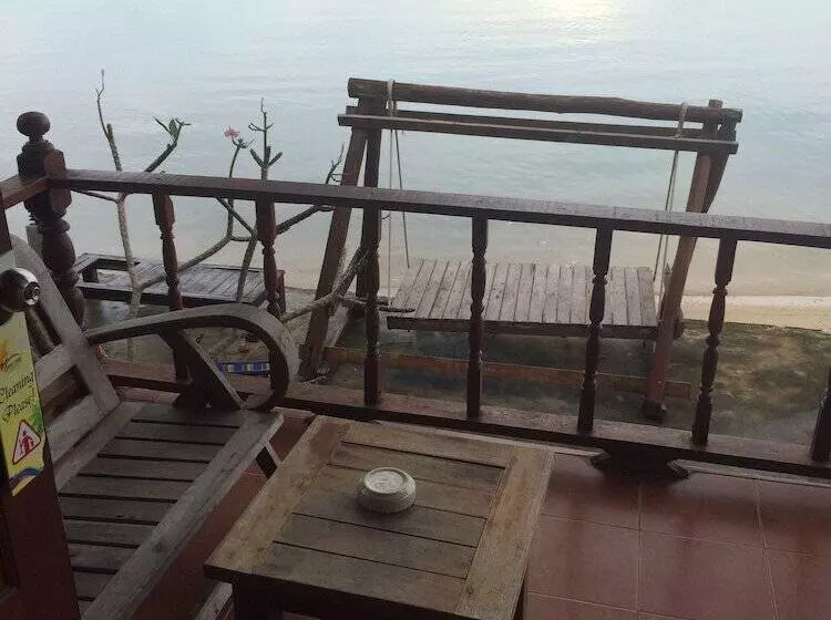 Superior bungalow with sea view, Tharathip Resort Koh Phangan   Sha Plus