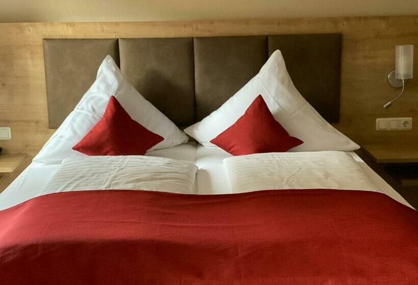 Номер Стандарт с Балконом, Alpenhotel Weiherbach Berchtesgaden Hallenbad Und Sauna