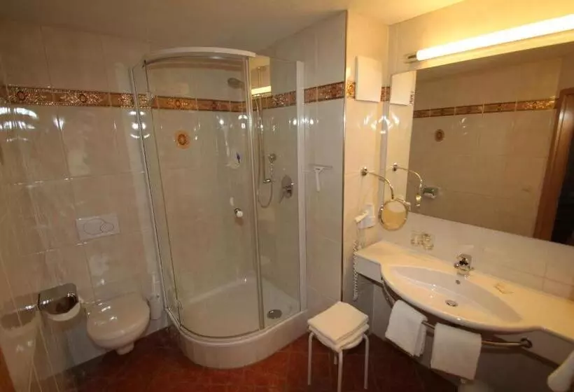 Comfort room with balcony, Alpenhotel Weiherbach Berchtesgaden Hallenbad Und Sauna