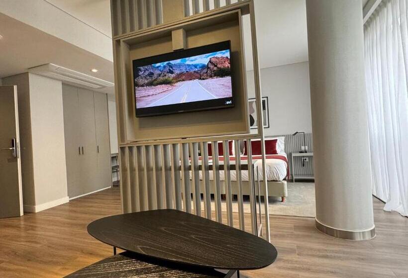 스위트, Guemes Hotel & Spa