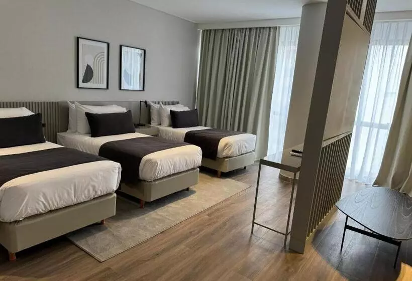 سوییت خانوادگی, Guemes Hotel & Spa