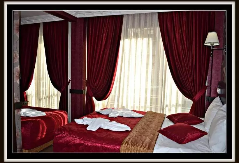 اتاق استاندارد سه نفره, Ares