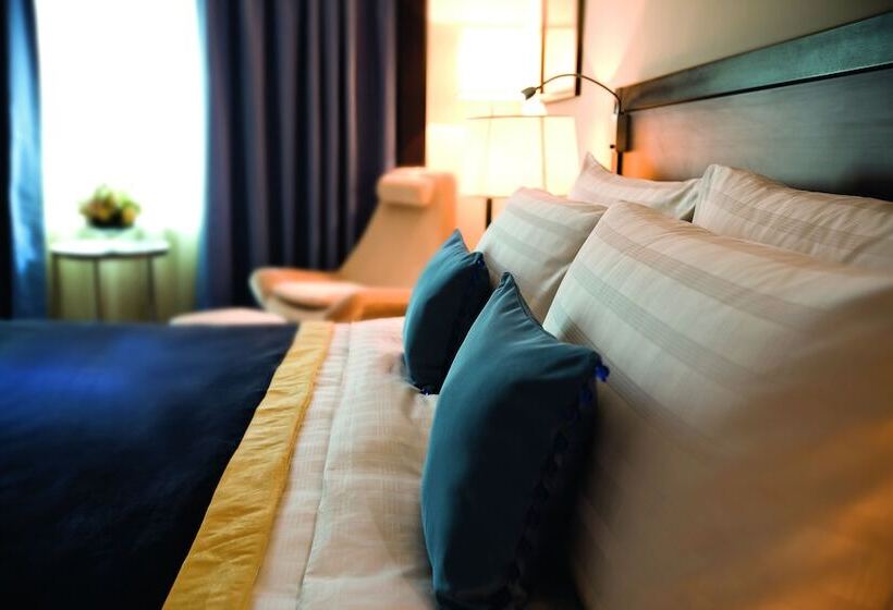 اتاق اجرایی, Avani Deira Dubai