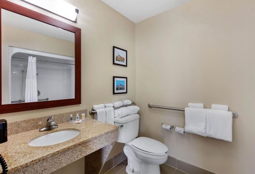 Lakosztály, Comfort Suites