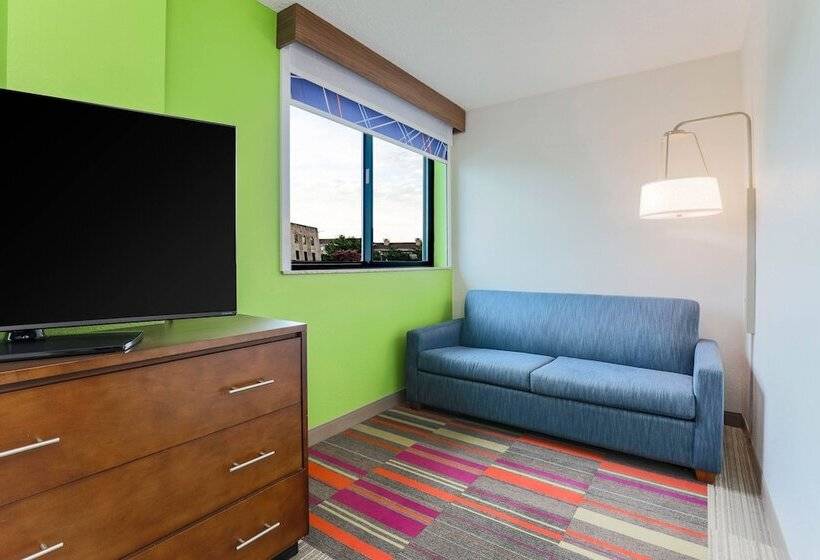 Suite Adaptada per a persones amb mobilitat reduïda, Holiday Inn Express Hotel & Suites Fort Worth Downtown, An Ihg