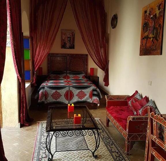 سوییت لوکس, Riad Marlinea