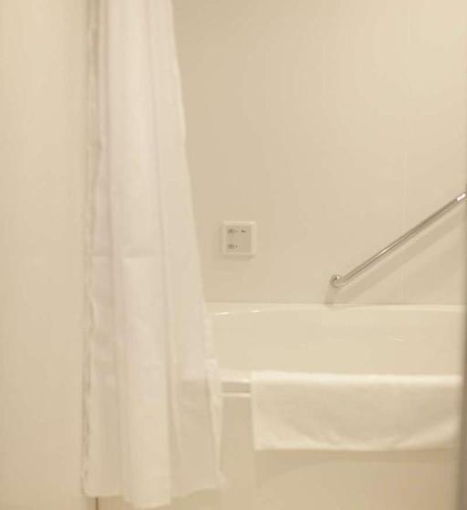 高级三人间, Shin Osaka Station