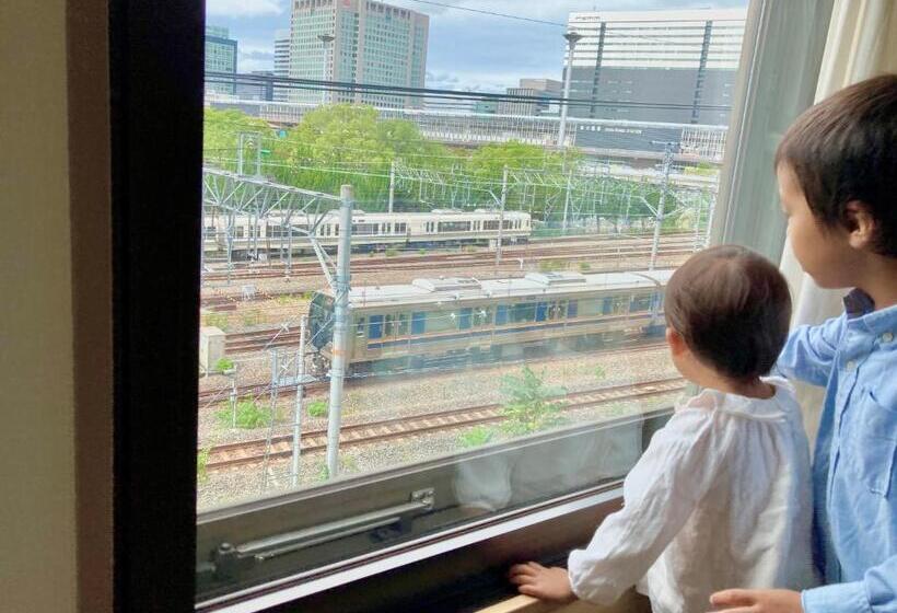 家庭间, Shin Osaka Station