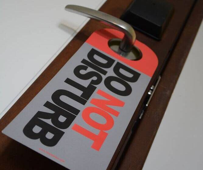 스위트, The Charlee